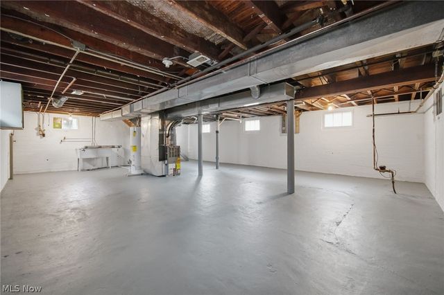 13840 Sacramento Avenue, Cleveland, OH 44111