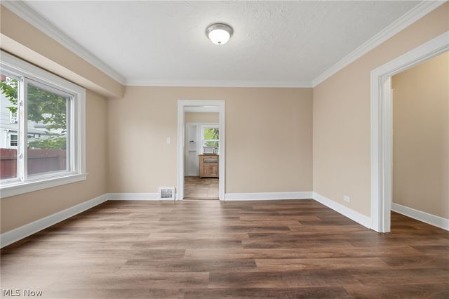 13840 Sacramento Avenue, Cleveland, OH 44111