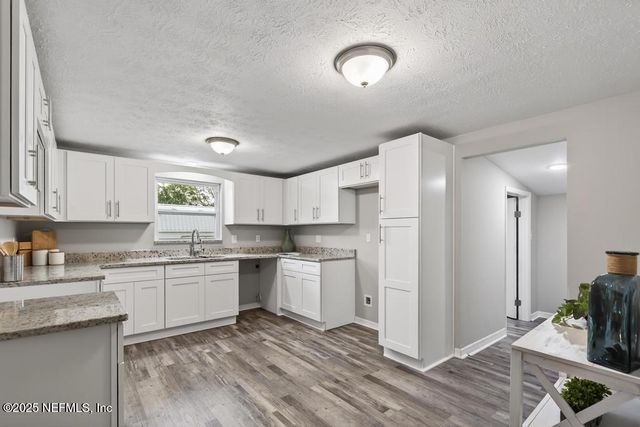 275 CLAREMORE Avenue, Jacksonville, FL 32220