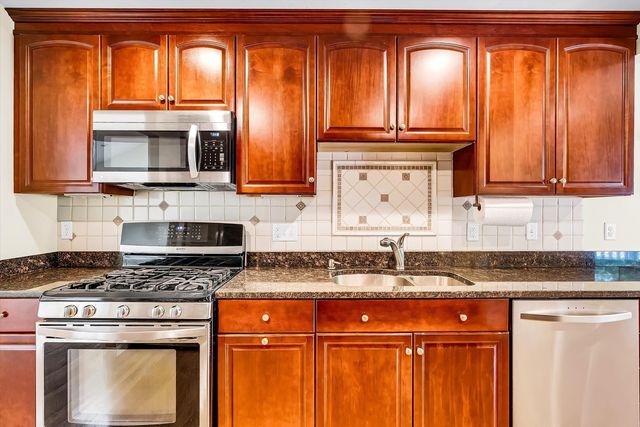 8 Paxton Ct 8, Grafton, MA 01536