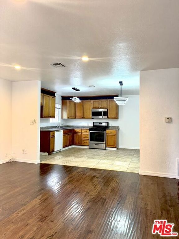 8839 Tilden Avenue, Los Angeles, CA 91402