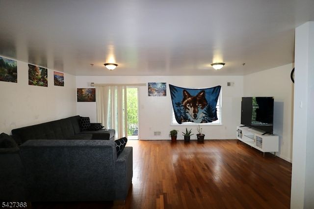91 Chadwick Ave, Newark City, NJ 07108