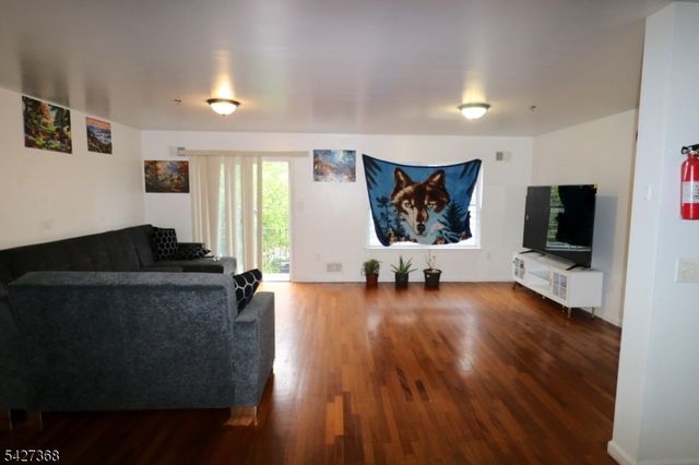 91 Chadwick Ave, Newark City, NJ 07108