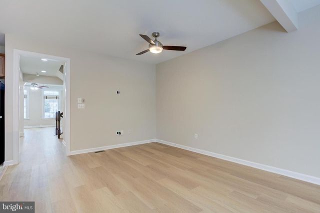 42607 OFFENHAM TER, Chantilly, VA 20152