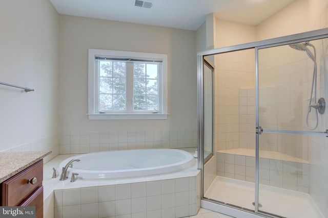 42607 OFFENHAM TER, Chantilly, VA 20152