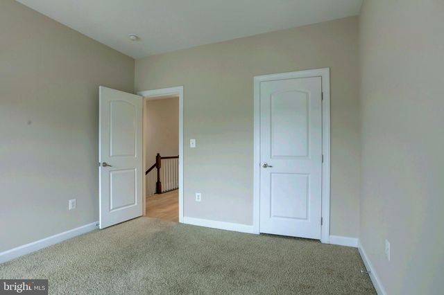 42607 OFFENHAM TER, Chantilly, VA 20152