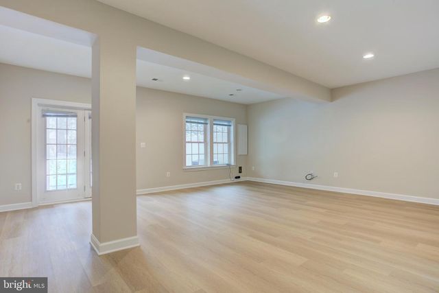 42607 OFFENHAM TER, Chantilly, VA 20152