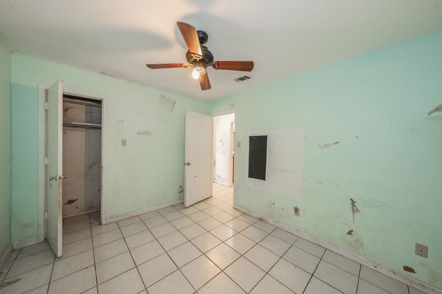 5709 Ranchogrande Drive, Arlington, TX 76017