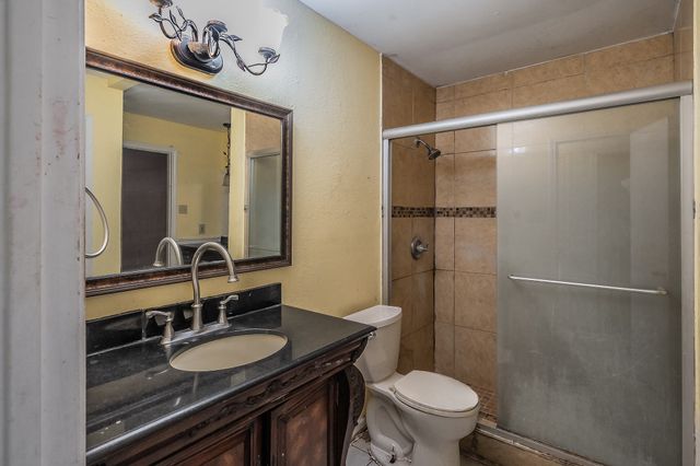 5709 Ranchogrande Drive, Arlington, TX 76017