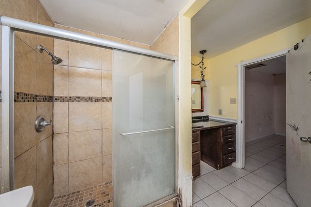 5709 Ranchogrande Drive, Arlington, TX 76017