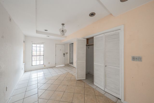 5709 Ranchogrande Drive, Arlington, TX 76017