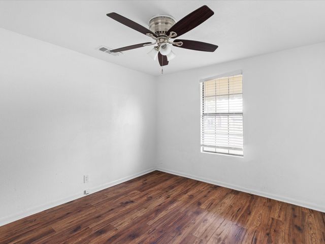 3239 Bewley Street, Haltom City, TX 76117