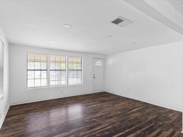 3239 Bewley Street, Haltom City, TX 76117