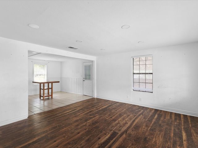 3239 Bewley Street, Haltom City, TX 76117