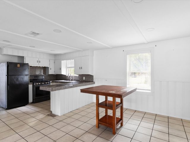 3239 Bewley Street, Haltom City, TX 76117