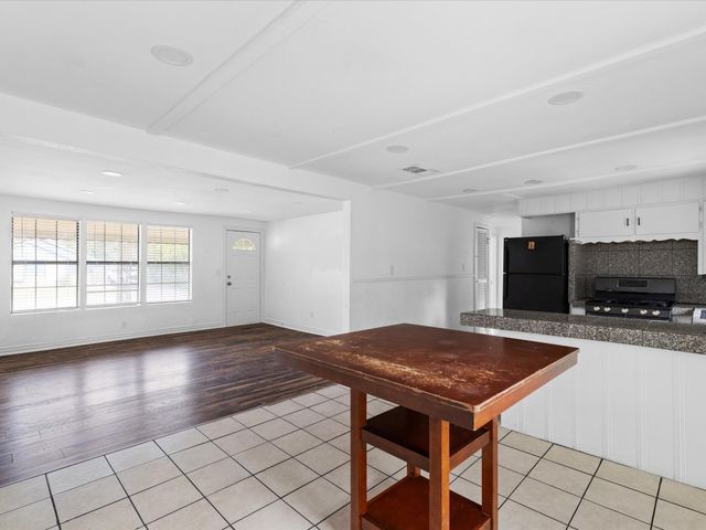 3239 Bewley Street, Haltom City, TX 76117