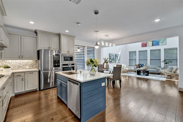 9694 Brackenfield Lane, Frisco, TX 75035