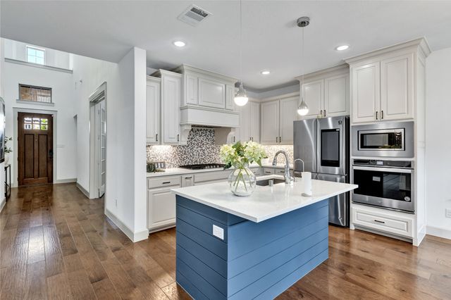 9694 Brackenfield Lane, Frisco, TX 75035