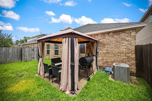 12007 Northpointe Meadows Drive, Tomball, TX 77377