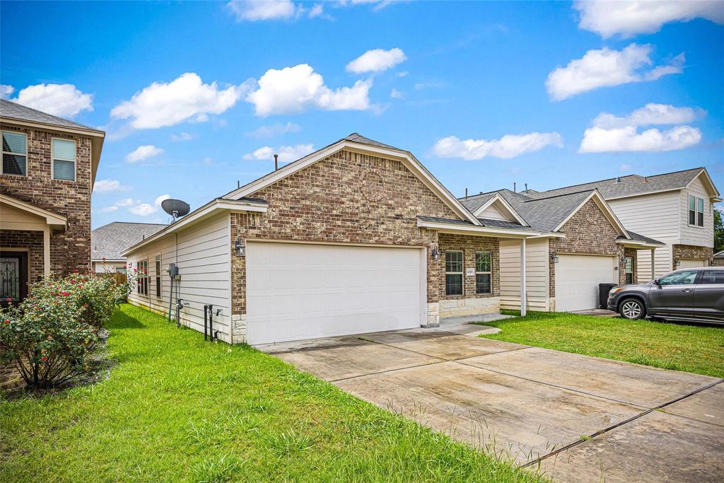 12007 Northpointe Meadows Drive, Tomball, TX 77377