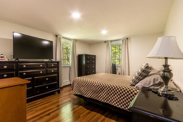 490 Forest Rd, Yarmouth, MA 02673