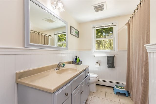 490 Forest Rd, Yarmouth, MA 02673