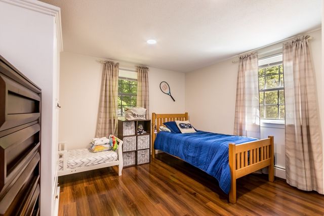 490 Forest Rd, Yarmouth, MA 02673