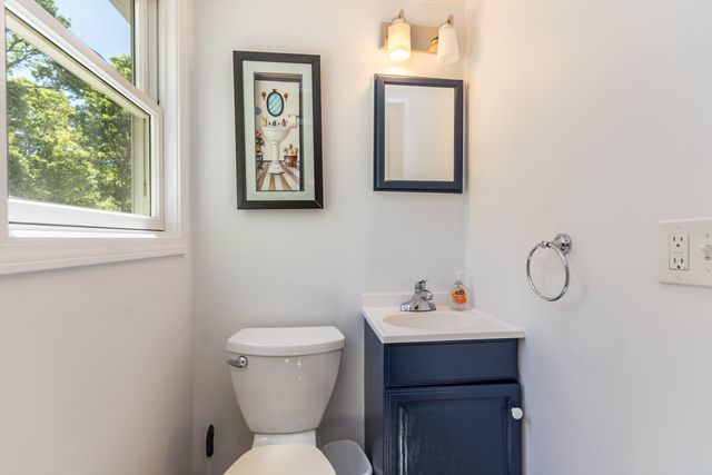 490 Forest Rd, Yarmouth, MA 02673
