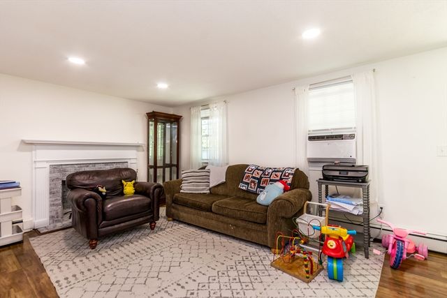 490 Forest Rd, Yarmouth, MA 02673