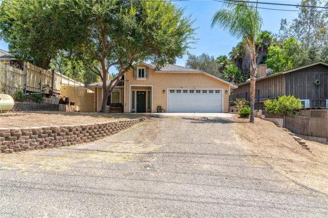 1311 E Mission, Fallbrook, CA 92028
