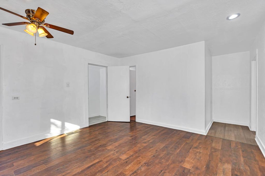 Image 13 of property listing at 710 S G Street, Madera, CA 93637