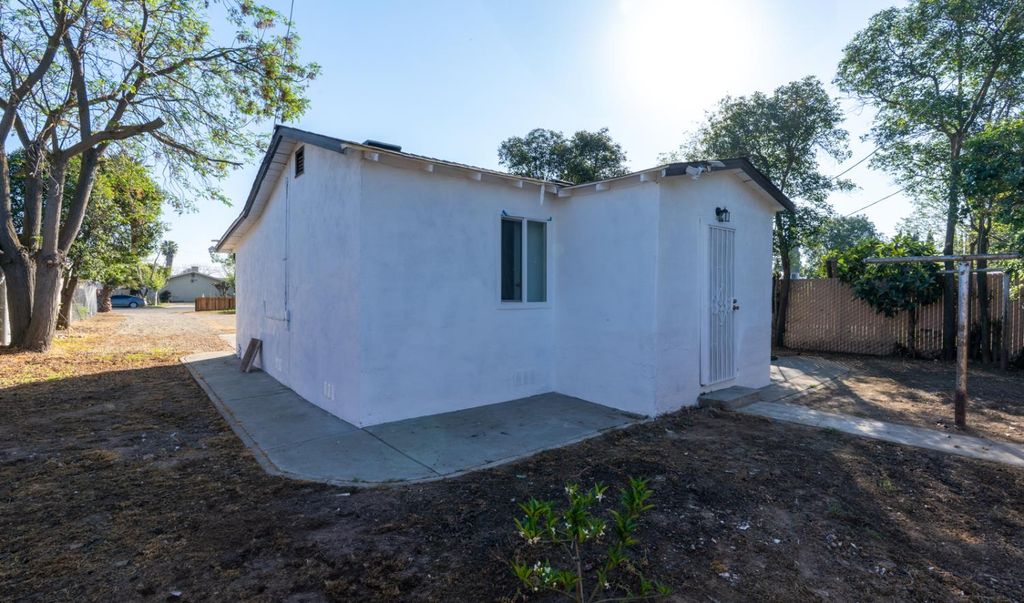 Image 20 of property listing at 710 S G Street, Madera, CA 93637