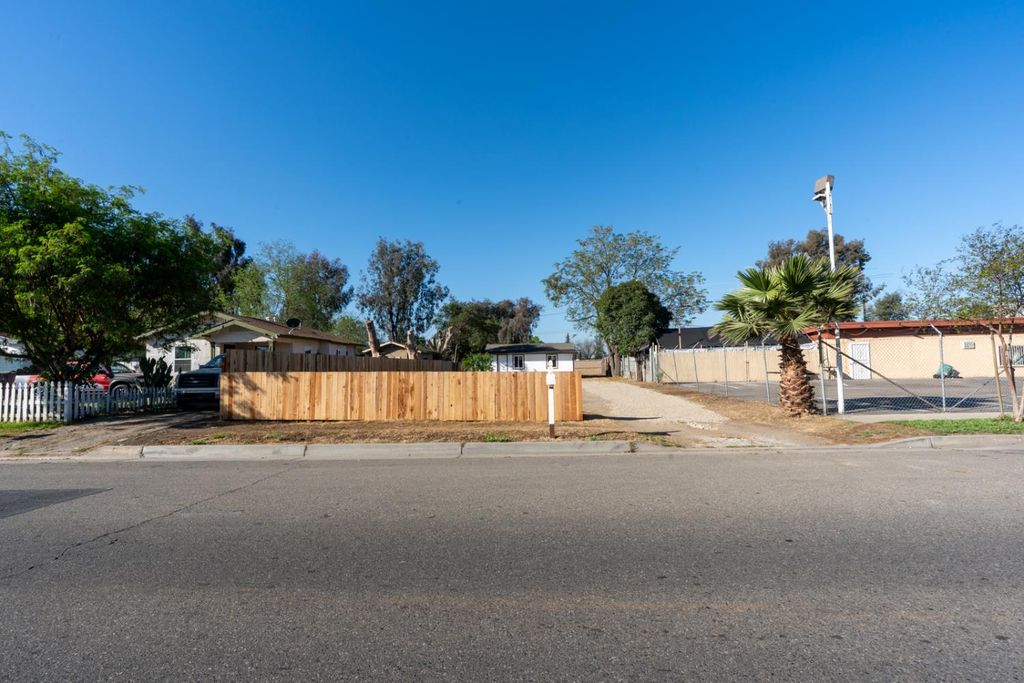 Image 32 of property listing at 710 S G Street, Madera, CA 93637