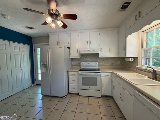 109 S Crossroad, Lagrange, GA 30240