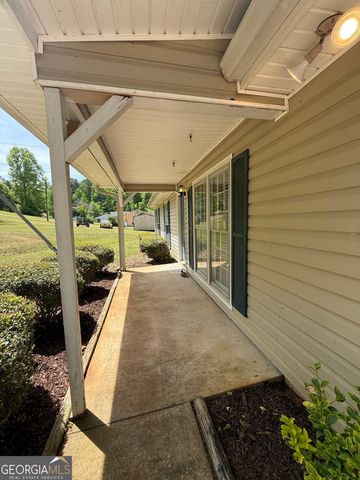 109 S Crossroad, Lagrange, GA 30240