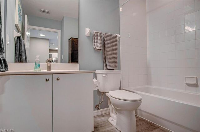 4450 Botanical Place CIR # 406, Naples, FL 34112
