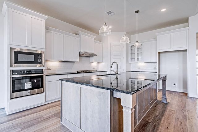 149 Peninsula Point Drive, Montgomery, TX 77356