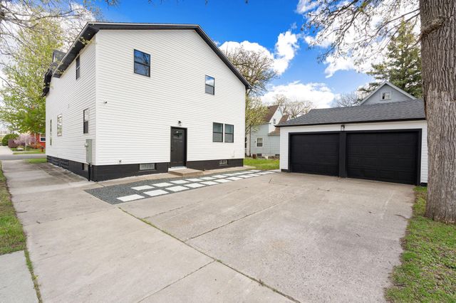611 3rd Street NW, Austin, MN 55912