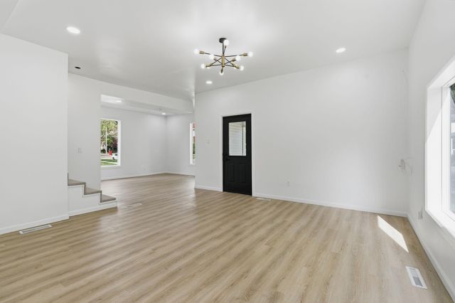 611 3rd Street NW, Austin, MN 55912