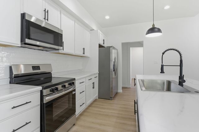 611 3rd Street NW, Austin, MN 55912