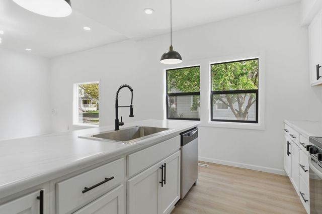 611 3rd Street NW, Austin, MN 55912