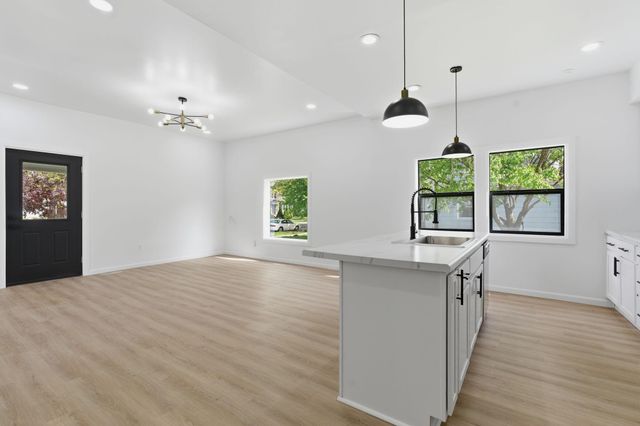 611 3rd Street NW, Austin, MN 55912