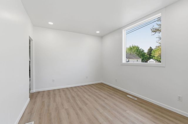611 3rd Street NW, Austin, MN 55912