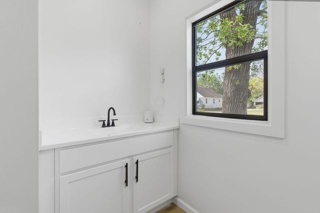 611 3rd Street NW, Austin, MN 55912