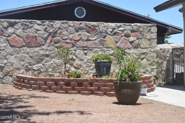 9208 SHAVER Drive, El Paso, TX 79925