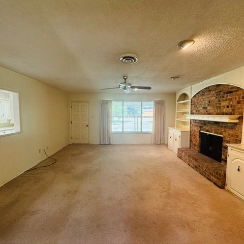 1210 W Westhill Drive, Cleburne, TX 76033