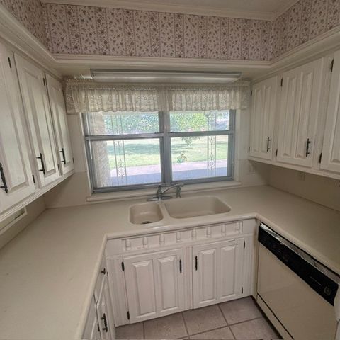 1210 W Westhill Drive, Cleburne, TX 76033