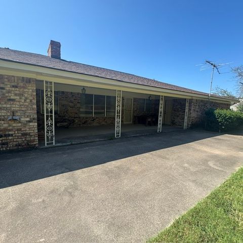 1210 W Westhill Drive, Cleburne, TX 76033