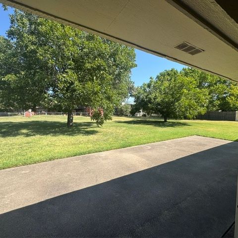 1210 W Westhill Drive, Cleburne, TX 76033