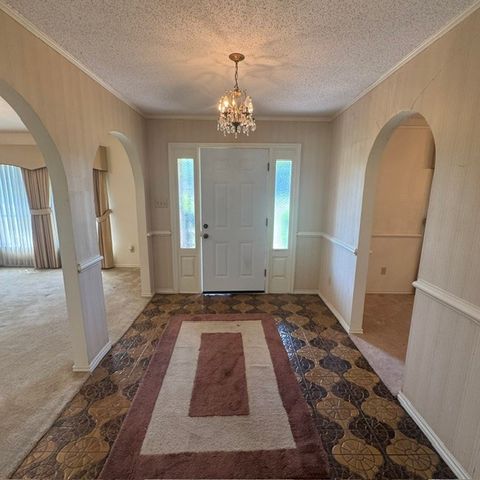 1210 W Westhill Drive, Cleburne, TX 76033